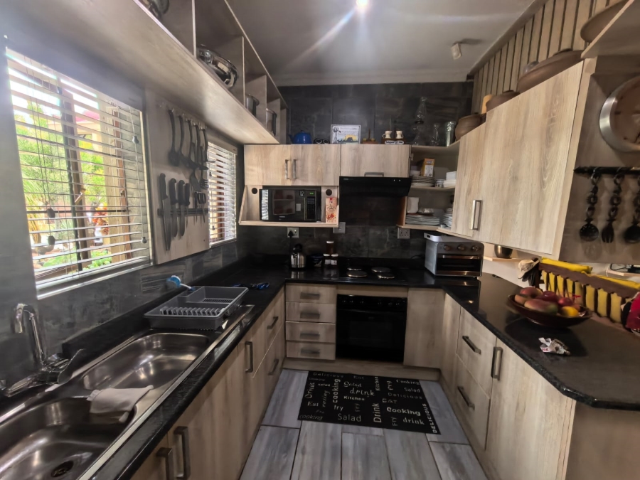 3 Bedroom Property for Sale in Waterval East North West